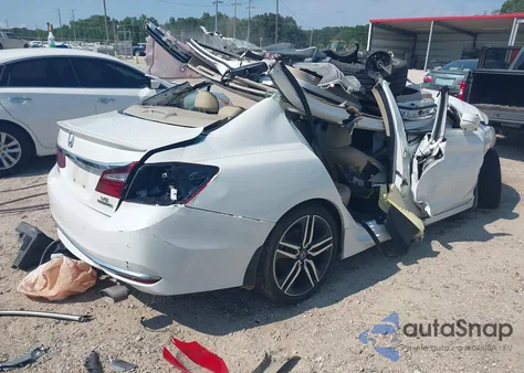 2017 Honda Accord Touring V6 z USA, uszkodzony, nr VIN 1HGCR3F97HA003642